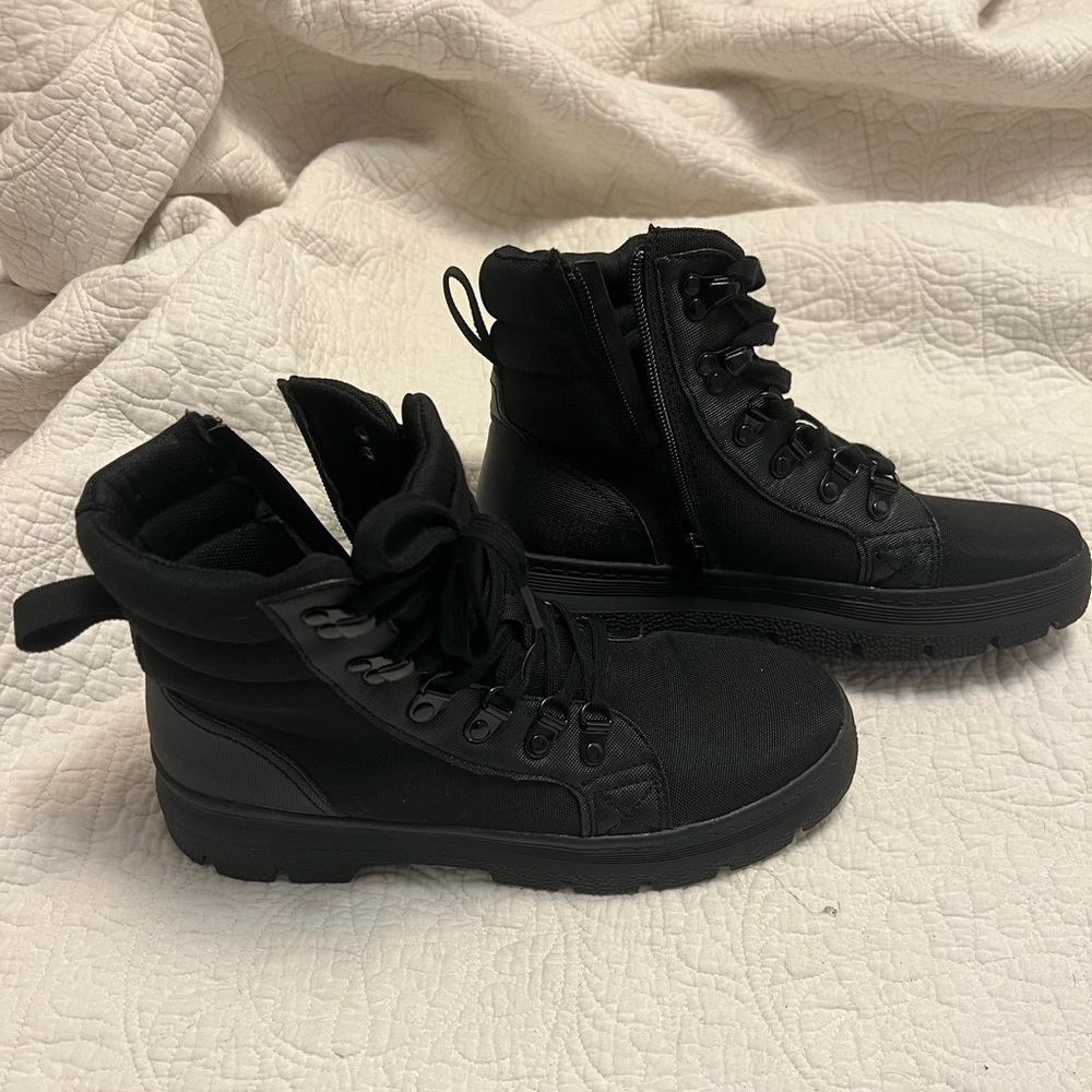 Combat boots